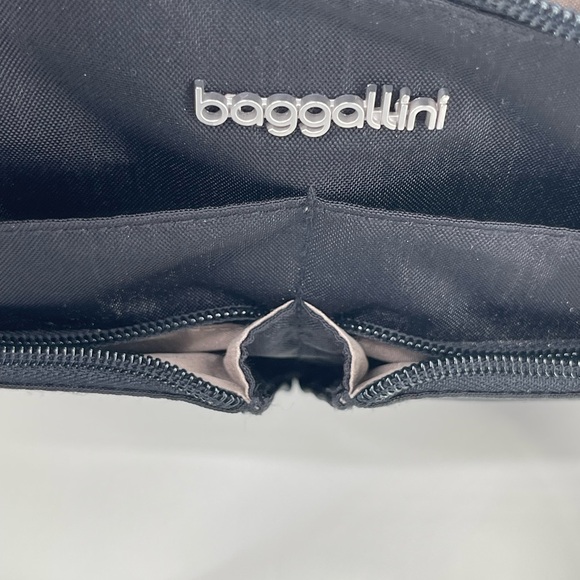 Baggallini Black Nylon Crossbody Organizer - Picture 12 of 13